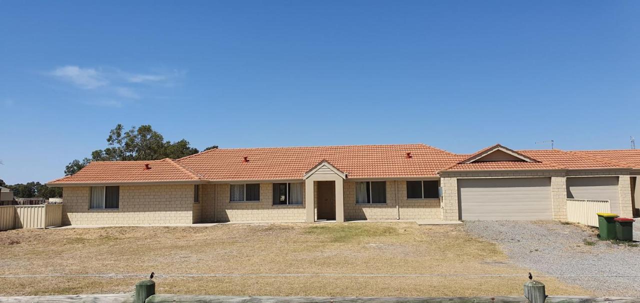 Pinjarra Caravan Park And Cabins Zewnętrze zdjęcie