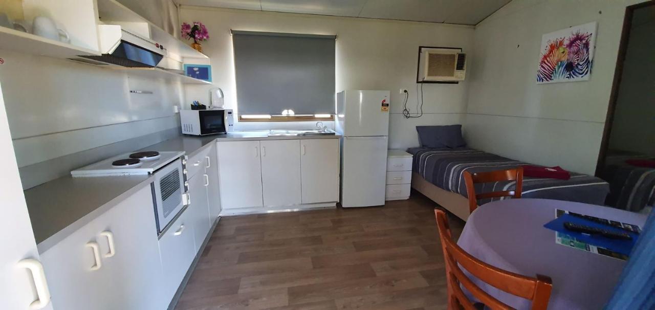 Pinjarra Caravan Park And Cabins Zewnętrze zdjęcie